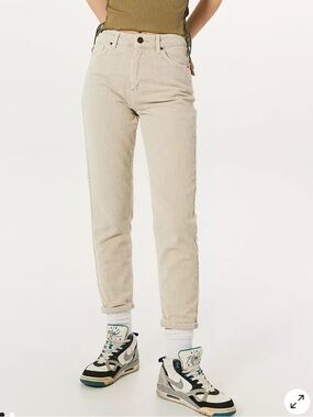 BDG Urban Outfitters High-Rise Cream Corduroy Jeans - size 25